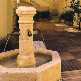 Fontaine hotel Le Clos Saint Martin